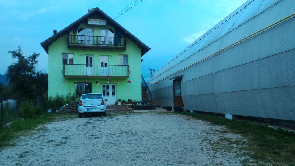 Baza Sportiva Adelina Hotel Câmpulung Buitenkant foto
