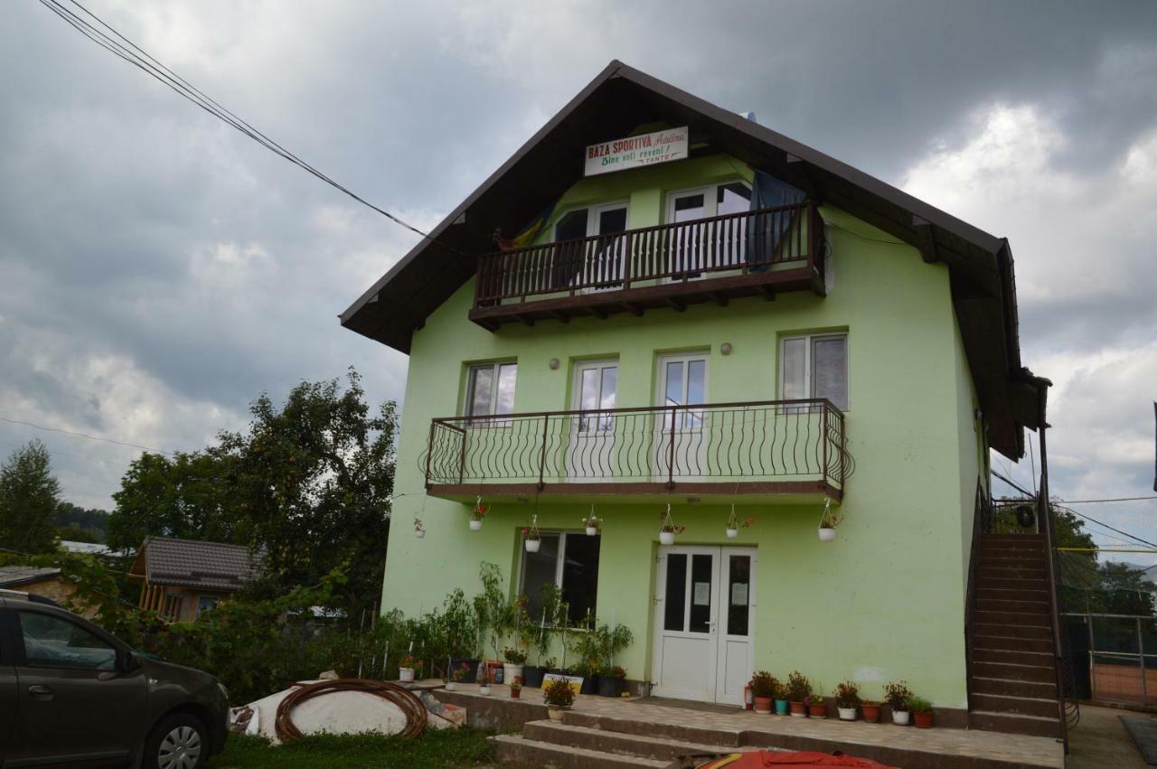 Baza Sportiva Adelina Hotel Câmpulung Buitenkant foto