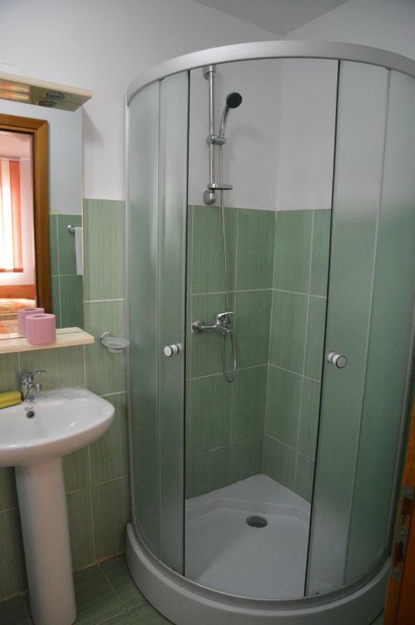 Baza Sportiva Adelina Hotel Câmpulung Buitenkant foto