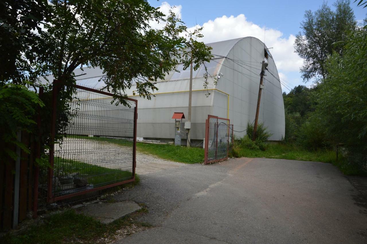 Baza Sportiva Adelina Hotel Câmpulung Buitenkant foto
